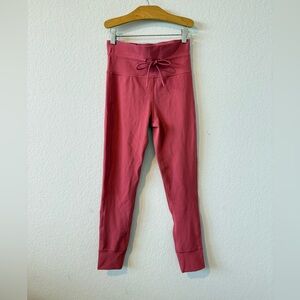 Vuori Daily High Rise Leggings New without tags size Small